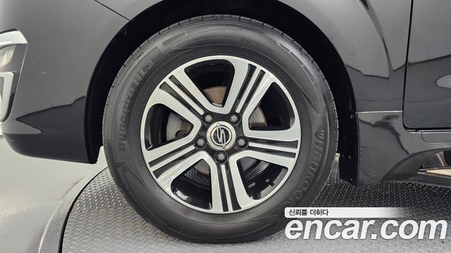 KG Mobility (SsangYong) Korando Turismo 4WD RX 9-seater 2017 — фото 5