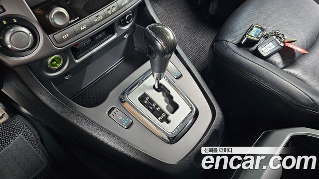 KG Mobility (SsangYong) Korando Turismo 4WD RX 9-seater 2017 — фото 9