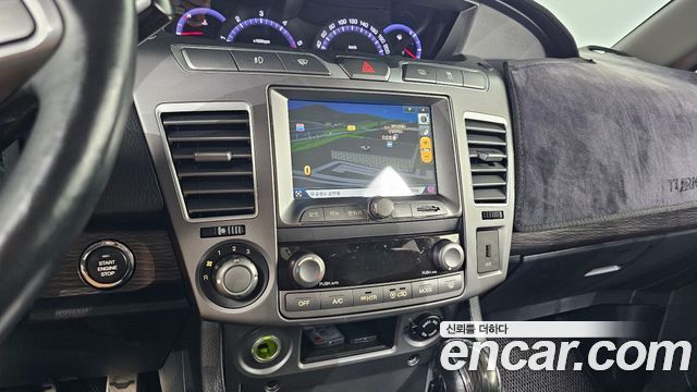 KG Mobility (SsangYong) Korando Turismo 4WD RX 9-seater 2017 — фото 13