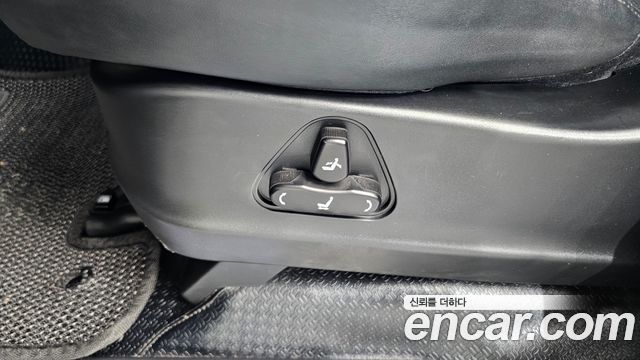 KG Mobility (SsangYong) Korando Turismo 4WD RX 9-seater 2017 — фото 17