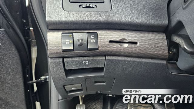 KG Mobility (SsangYong) Korando Turismo 4WD RX 9-seater 2017 — фото 20