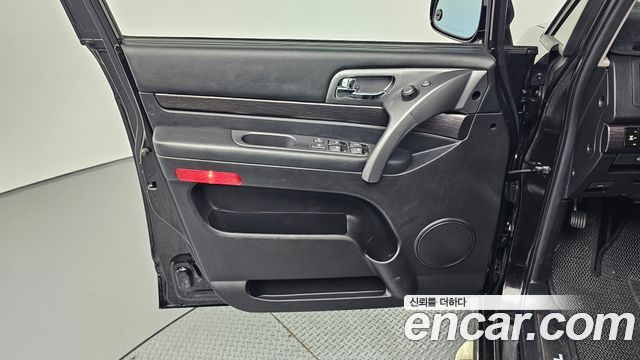 KG Mobility (SsangYong) Korando Turismo 4WD RX 9-seater 2017 — фото 24