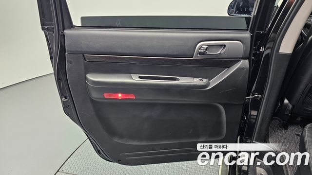 KG Mobility (SsangYong) Korando Turismo 4WD RX 9-seater 2017 — фото 25