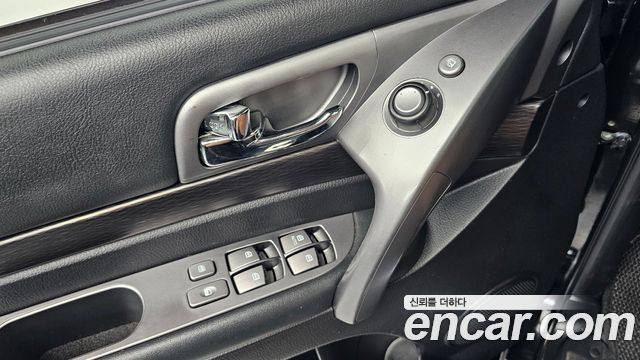 KG Mobility (SsangYong) Korando Turismo 4WD RX 9-seater 2017 — фото 28