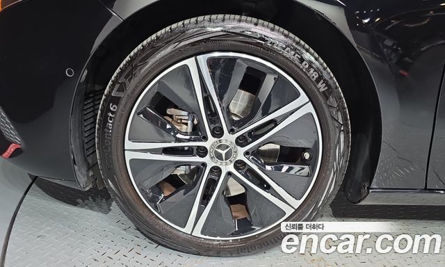 Mercedes-Benz A-Class (W177) A220 Sedan 2024 — фото 5