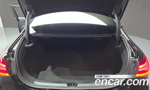 Mercedes-Benz A-Class (W177) A220 Sedan 2024 — фото 19