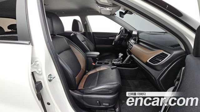 Kia Seltos Gasoline 1.6 Turbo 2WD Signature 2023 — фото 12