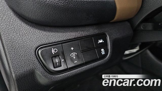 Kia Seltos Gasoline 1.6 Turbo 2WD Signature 2023 — фото 18