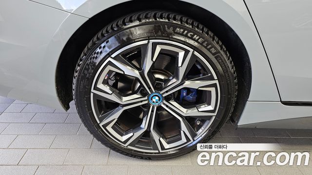 BMW i4 eDrive40 M Sports 2024 — фото 5