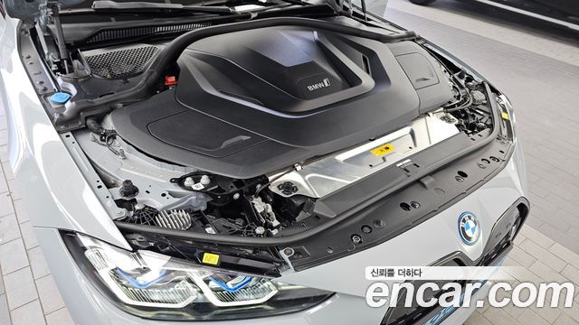 BMW i4 eDrive40 M Sports 2024 — фото 6
