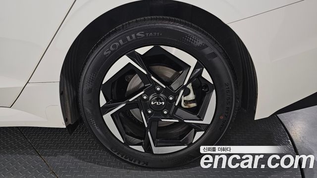 Kia K5 (III) 2.0 Prestige 2024 — фото 21