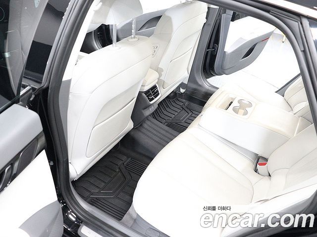 Hyundai Grandeur (GN7) 2,5 Gasoline 2WD Exclusive 2023 — фото 20