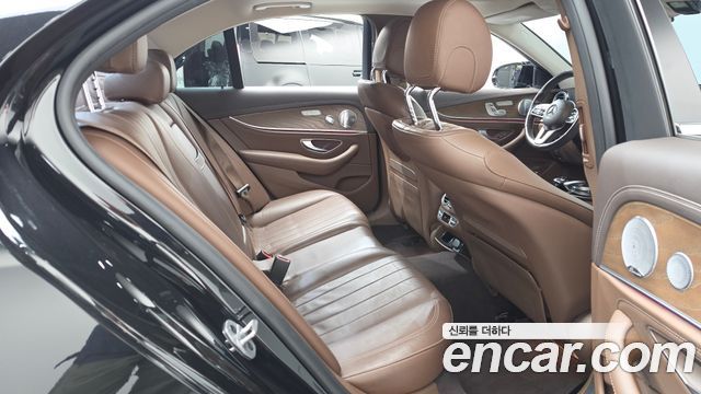 Mercedes-Benz E-Class (W213) E300e 4MATIC Exclusive 2020 — фото 11