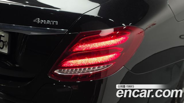 Mercedes-Benz E-Class (W213) E300e 4MATIC Exclusive 2020 — фото 23