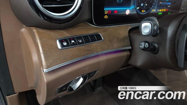 Mercedes-Benz E-Class (W213) E300e 4MATIC Exclusive 2020 — фото 36