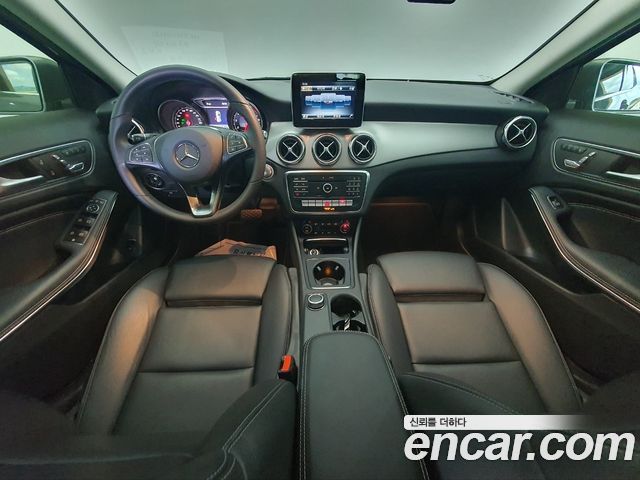 Mercedes-Benz GLA-Class (X156) GLA220 Premium 2019 — фото 7