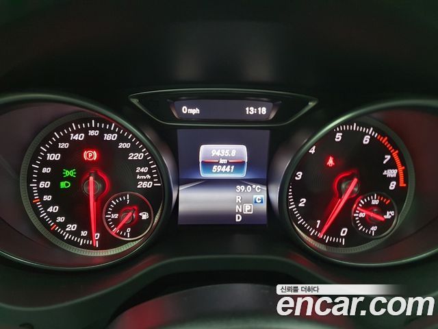 Mercedes-Benz GLA-Class (X156) GLA220 Premium 2019 — фото 8