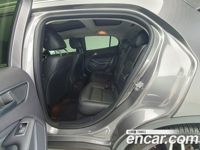 Mercedes-Benz GLA-Class (X156) GLA220 Premium 2019 — фото 11