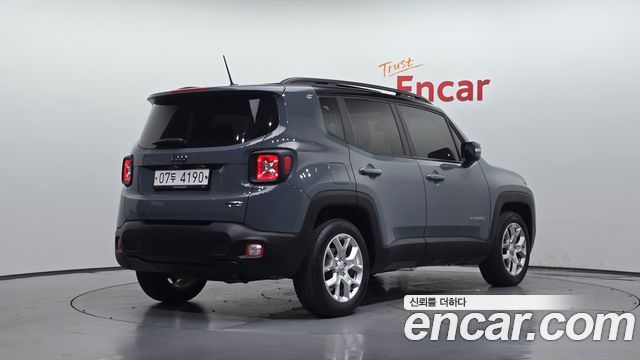 Jeep Renegade 2.4 Longitude High 2017 — фото 2