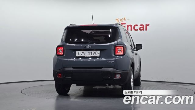 Jeep Renegade 2.4 Longitude High 2017 — фото 4