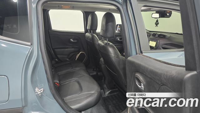 Jeep Renegade 2.4 Longitude High 2017 — фото 11
