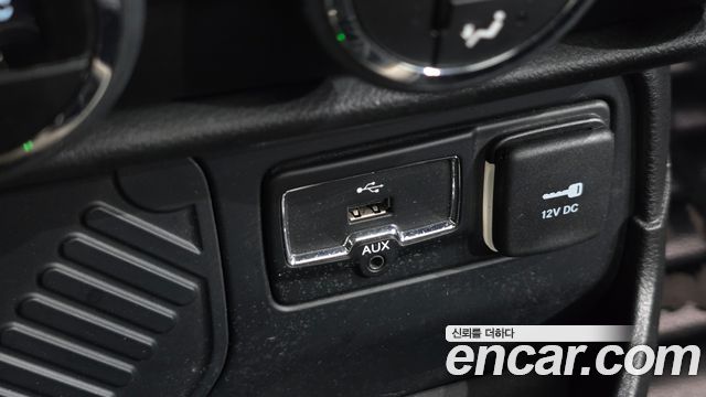 Jeep Renegade 2.4 Longitude High 2017 — фото 13