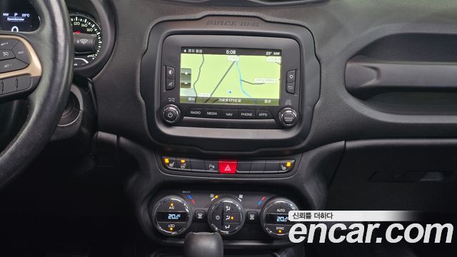 Jeep Renegade 2.4 Longitude High 2017 — фото 14