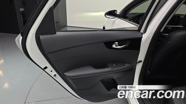 Kia K3 (II) 1.6 Prestige 2024 — фото 25