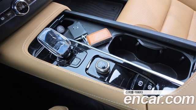 Volvo XC90 (II) B6 Ultimate Bright 2024 — фото 9