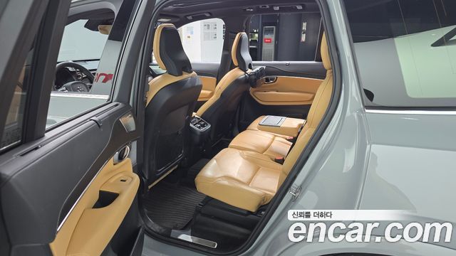 Volvo XC90 (II) B6 Ultimate Bright 2024 — фото 11