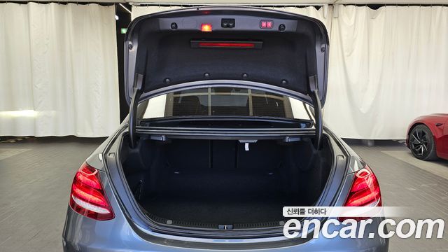 Mercedes-Benz E-Class (W213) E300 Exclusive 2018 — фото 24