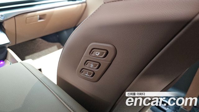 Hyundai Grandeur (GN7) 2,5 Gasoline 2WD Honors 2026 — фото 35
