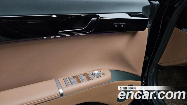 Hyundai Grandeur (GN7) 2,5 Gasoline 2WD Honors 2026 — фото 37