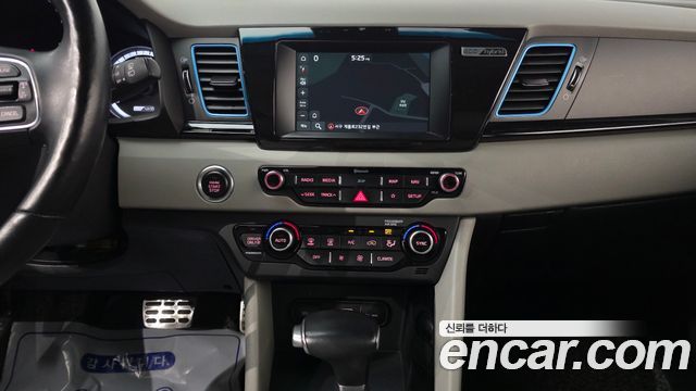 Kia Niro Noblesse 2019 — фото 16