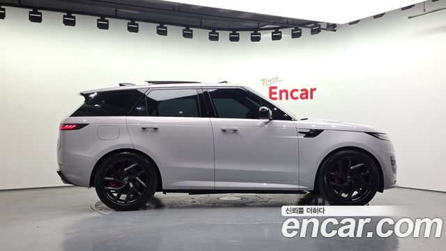 Land Rover Range Rover Sport (III) P550E Dynamic HSE 2025 — фото 5