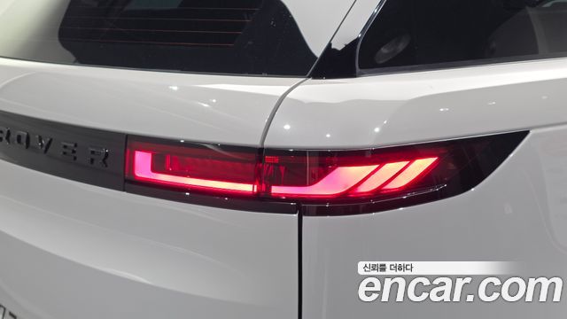 Land Rover Range Rover Sport (III) P550E Dynamic HSE 2025 — фото 19