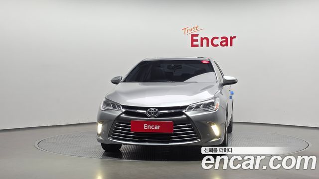 Toyota Camry 2.5 XLE 2017 — фото 3