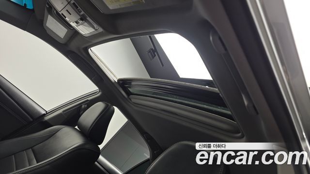 Toyota Camry 2.5 XLE 2017 — фото 19