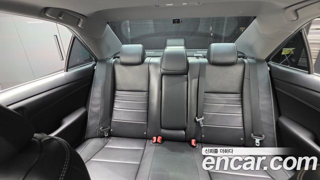 Toyota Camry 2.5 XLE 2017 — фото 26