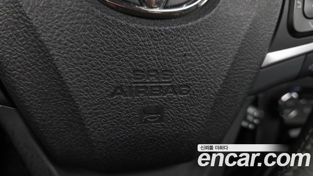 Toyota Camry 2.5 XLE 2017 — фото 33