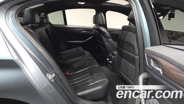 BMW 5 Series (G30) 520d M Sport Package Plus 2017 — фото 16