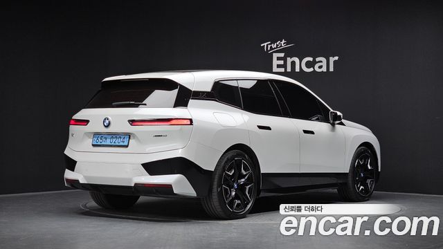 BMW iX xDrive50 Sports Plus 2023 — фото 2