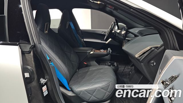 BMW iX xDrive50 Sports Plus 2023 — фото 11