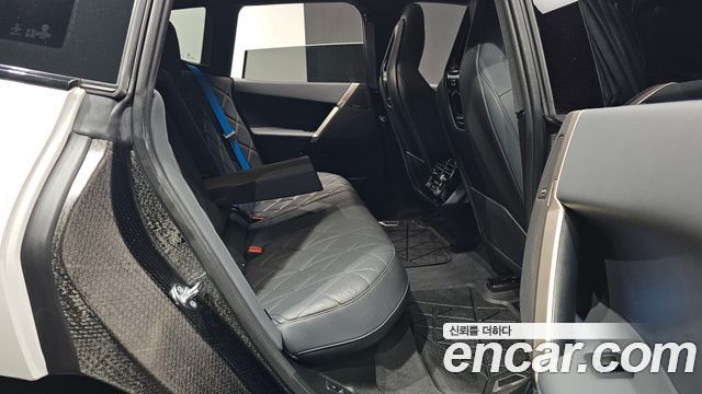 BMW iX xDrive50 Sports Plus 2023 — фото 12