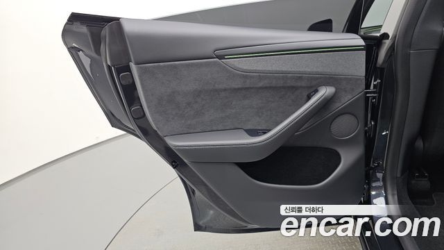 Tesla Model Y Premium Long Range AWD 2026 — фото 25