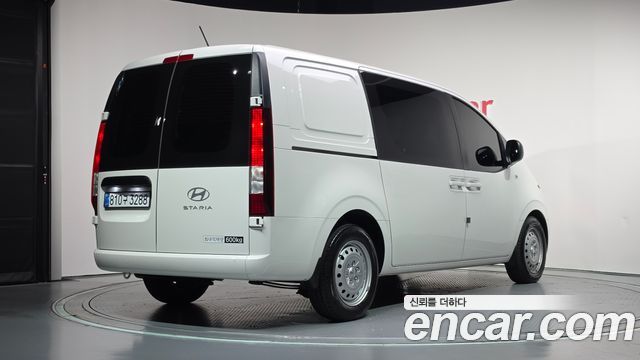 Hyundai Staria Cargo 5-Seater Smart 2025 — фото 2