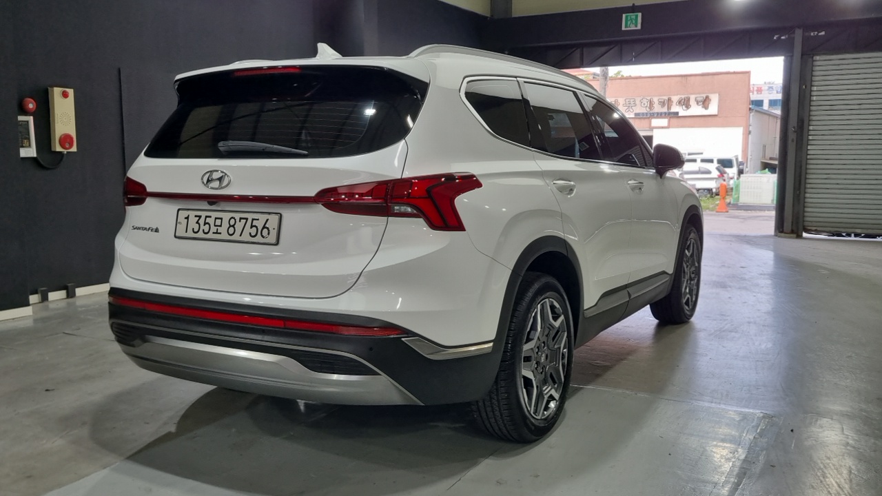 Hyundai Santa Fe HEV 1.6 2WD Prestige 2023 — фото 2