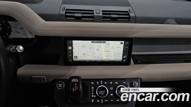 Land Rover Defender (L663) 110 D250 SE 2023 — фото 14