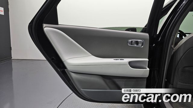 Hyundai Ioniq 6 Long Range Exclusive + 2023 — фото 25