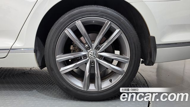 Volkswagen Passat GT (B8) 2.0 TDI Prestige 2018 — фото 21